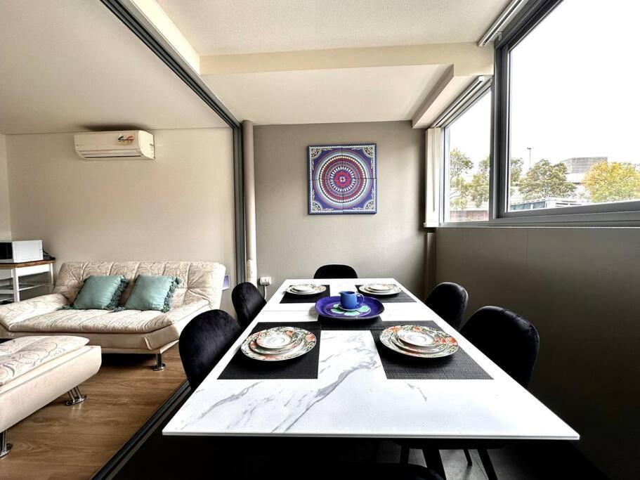 Airbnb - Burwood - Walk To Station - 2 Beds Apt Sydney
