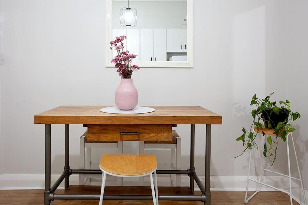 Apartment Large 4 Bed Beachside Haven 50m To Bondi Sydney