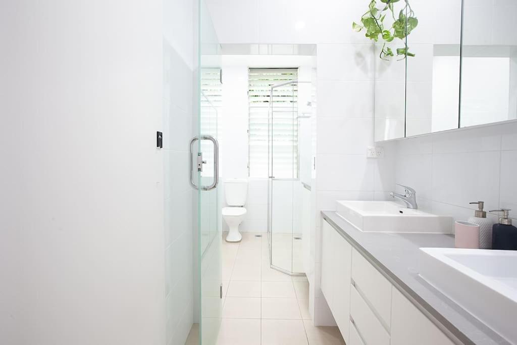Large 4 Bed Beachside Haven 50m To Bondi