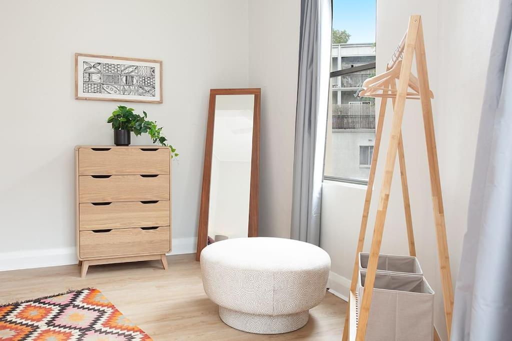 Apartment Large 4 Bed Beachside Haven 50m To Bondi *