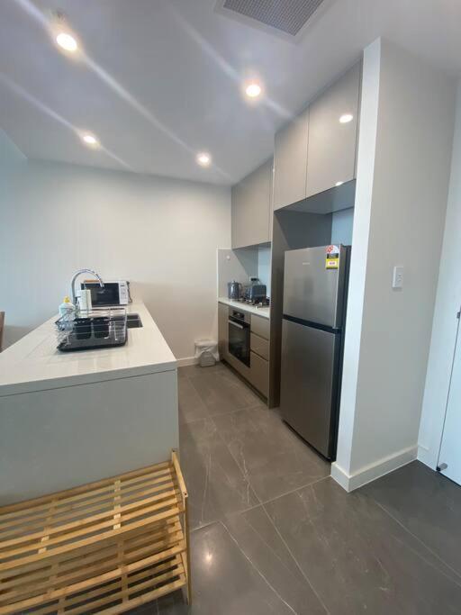 Closest Apt To Mq Center * Sydney