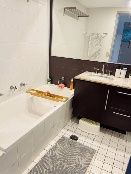 Gem Family - Olympic Park, Newington Apartamento *