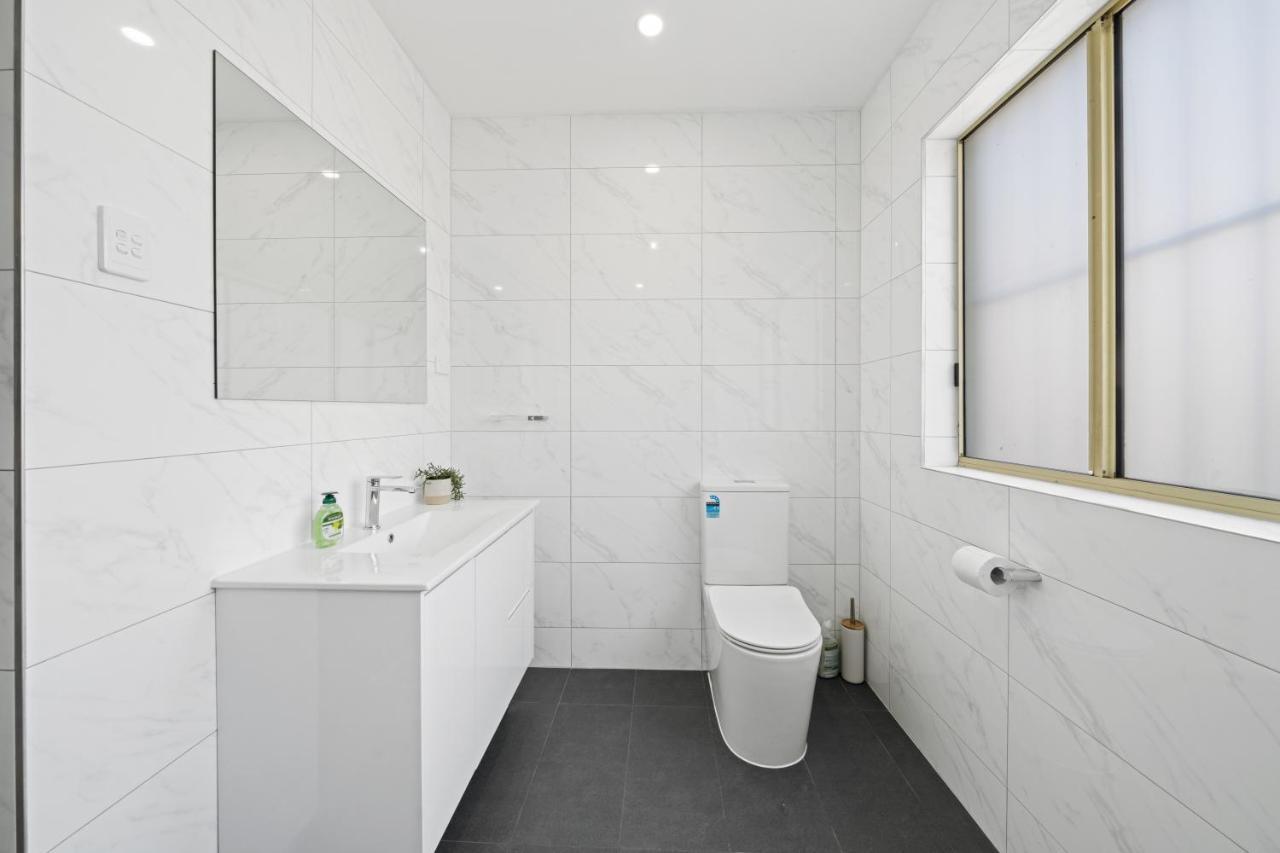Burwood Newly Renovated 2 Bed 2 Bath Free Private Parking Big *