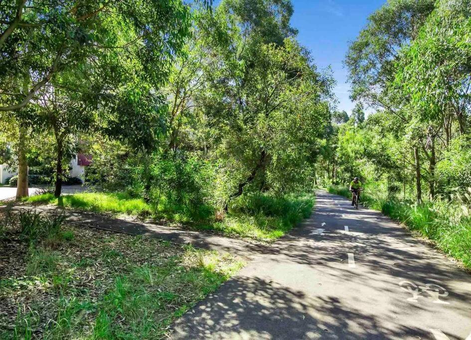 Gem Family - Olympic Park, Newington * Sidney