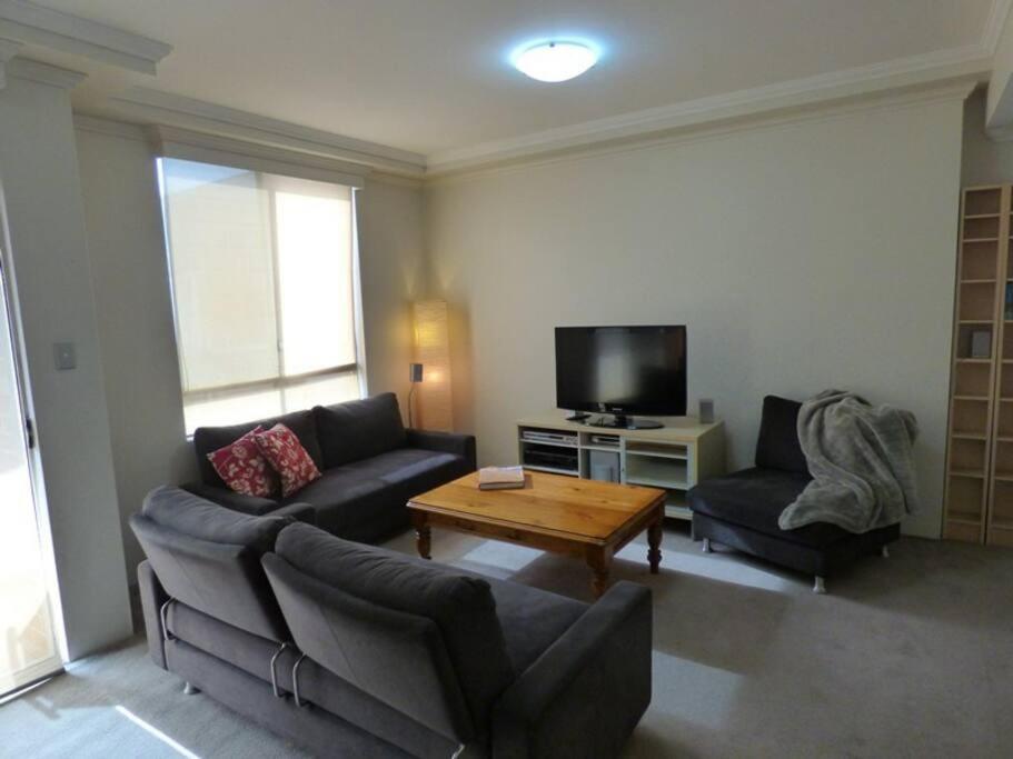 Buchn - 2br In Balmain With Pool & Gym Facilities Sydney