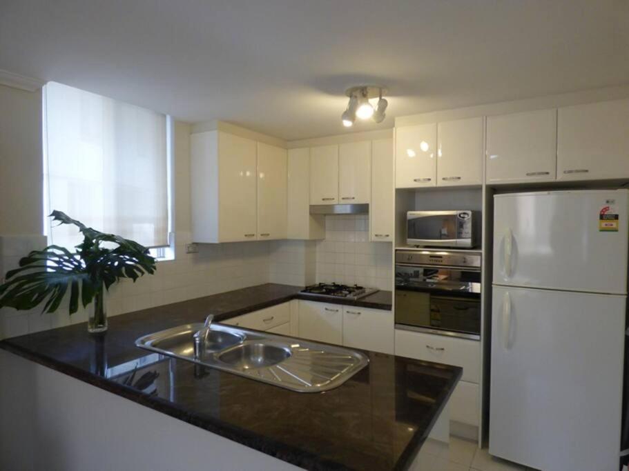Apartment Buchn - 2br In Balmain With Pool & Gym Facilities Sydney
