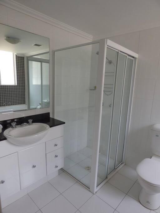 Buchn - 2br In Balmain With Pool & Gym Facilities * Sydney