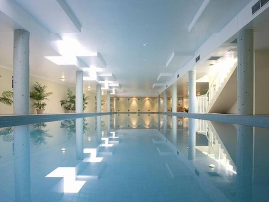 Buchn - 2br In Balmain With Pool & Gym Facilities *