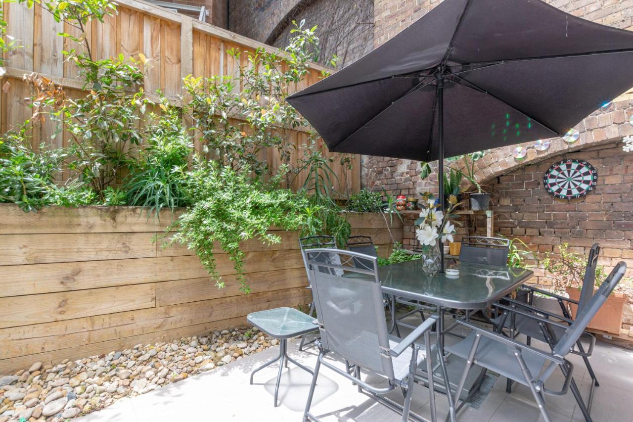 2 Bd With Large Courtyard Near The Star Casino *