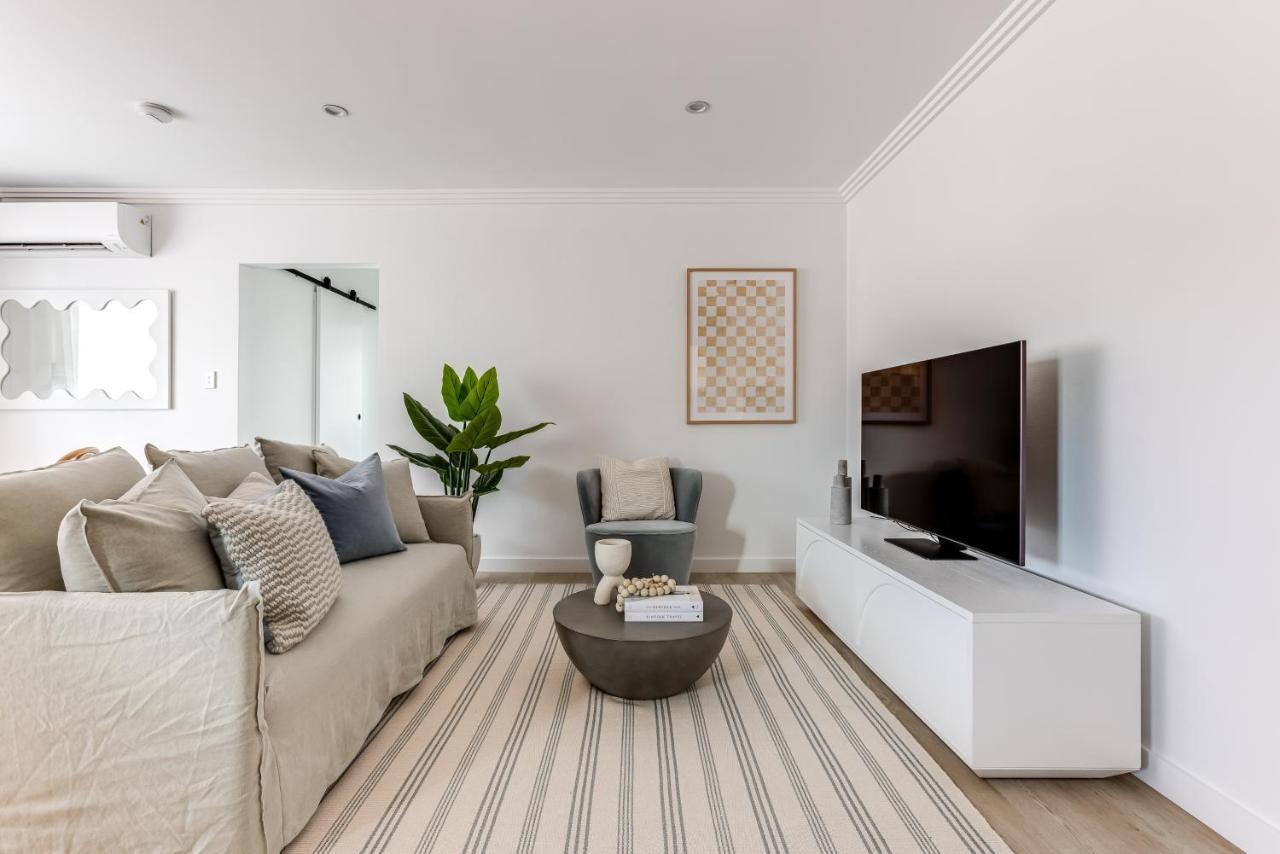 Apartment Kahlo Bondi - Luxury Escape - 2 Bedroom Furnished *