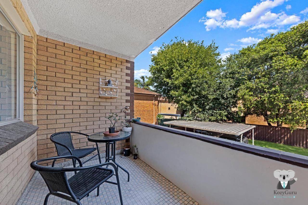 Apartment Kozyguru / Westmead / 2 Bed Unit + Free Parking / Walk To Westmead Hospital / Nwe022