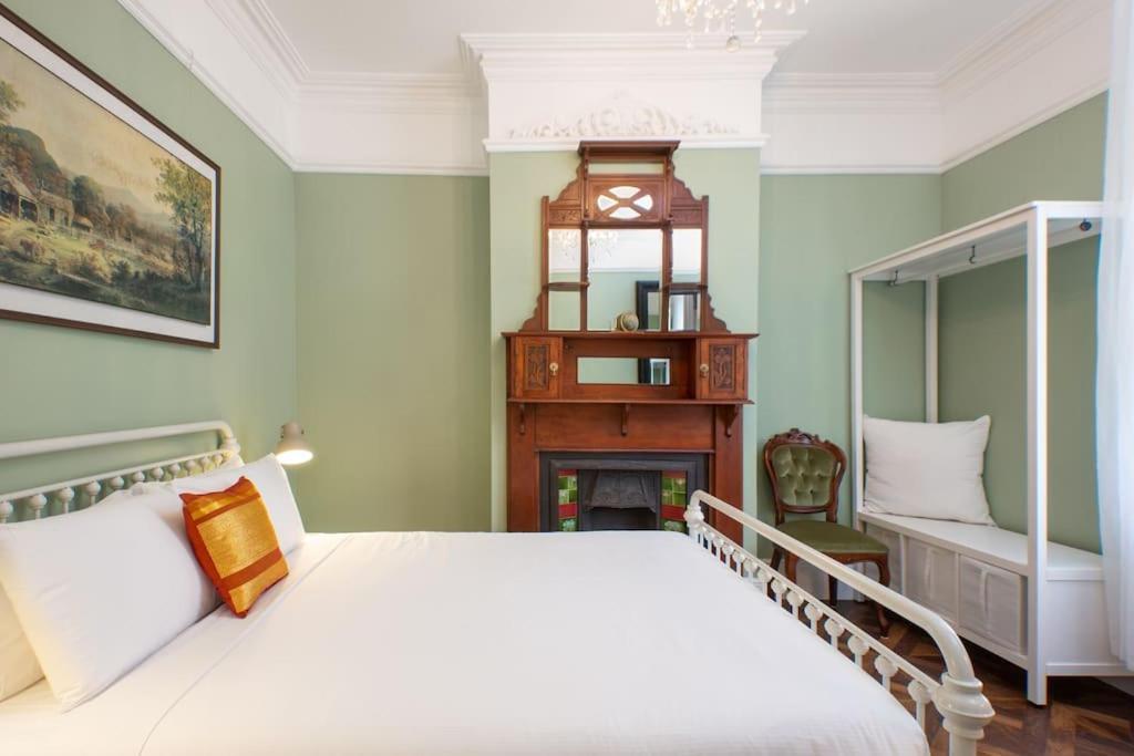 The East-redfern Mansion On Chelsea Holiday home