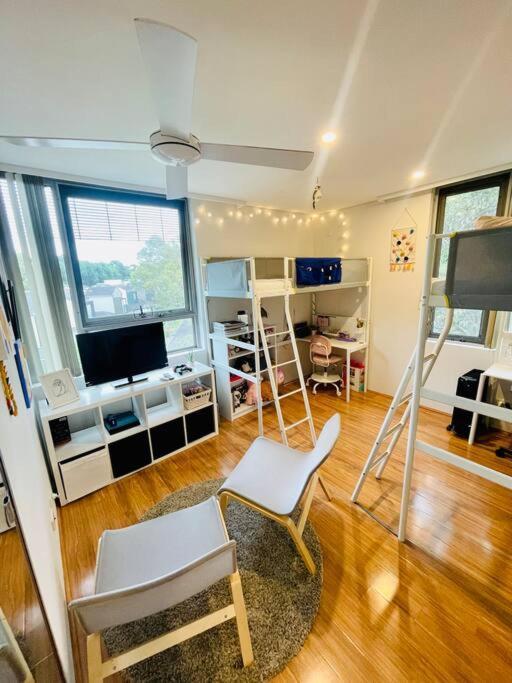 Gem Family - Olympic Park, Newington Apartamento