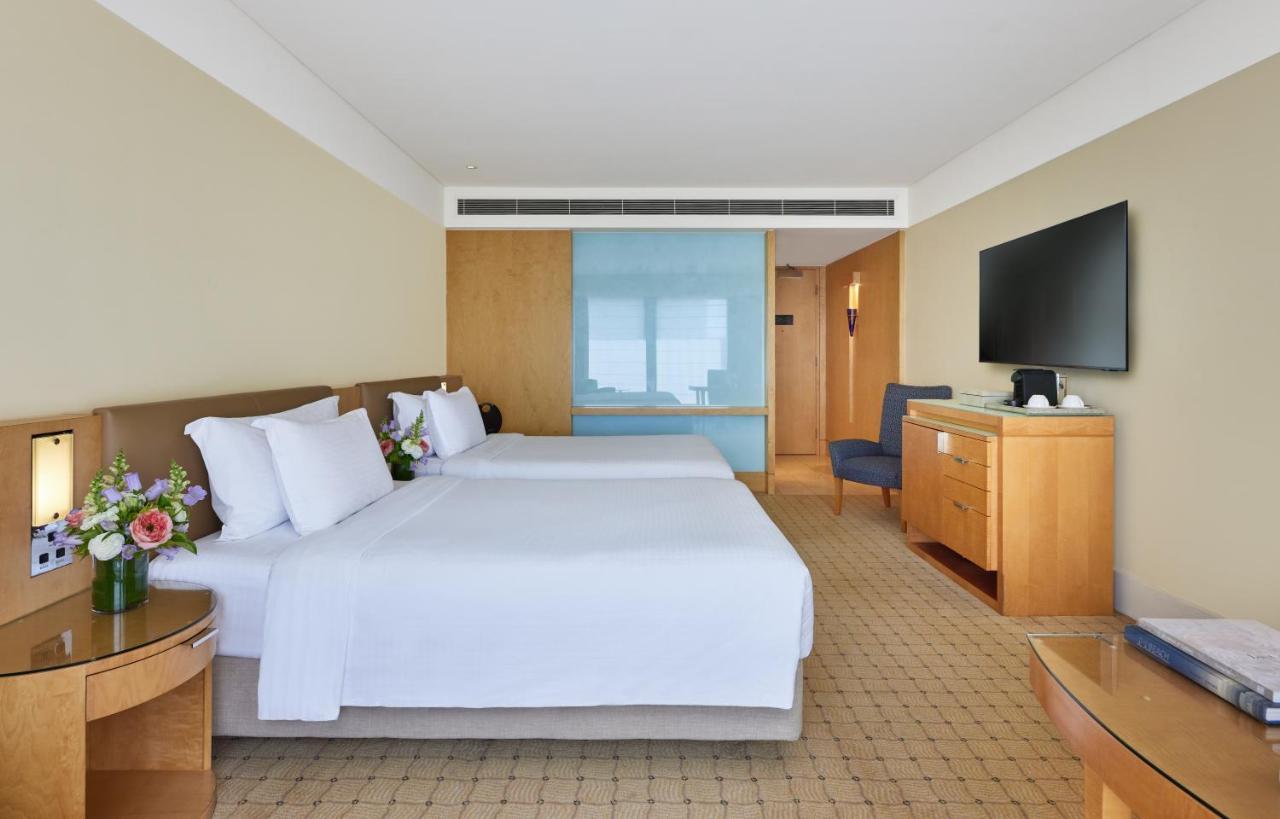 The Fullerton Hotel 5*