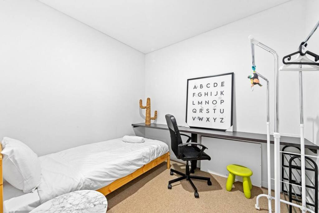 Four Bedroom With Facilities In Olympic Park