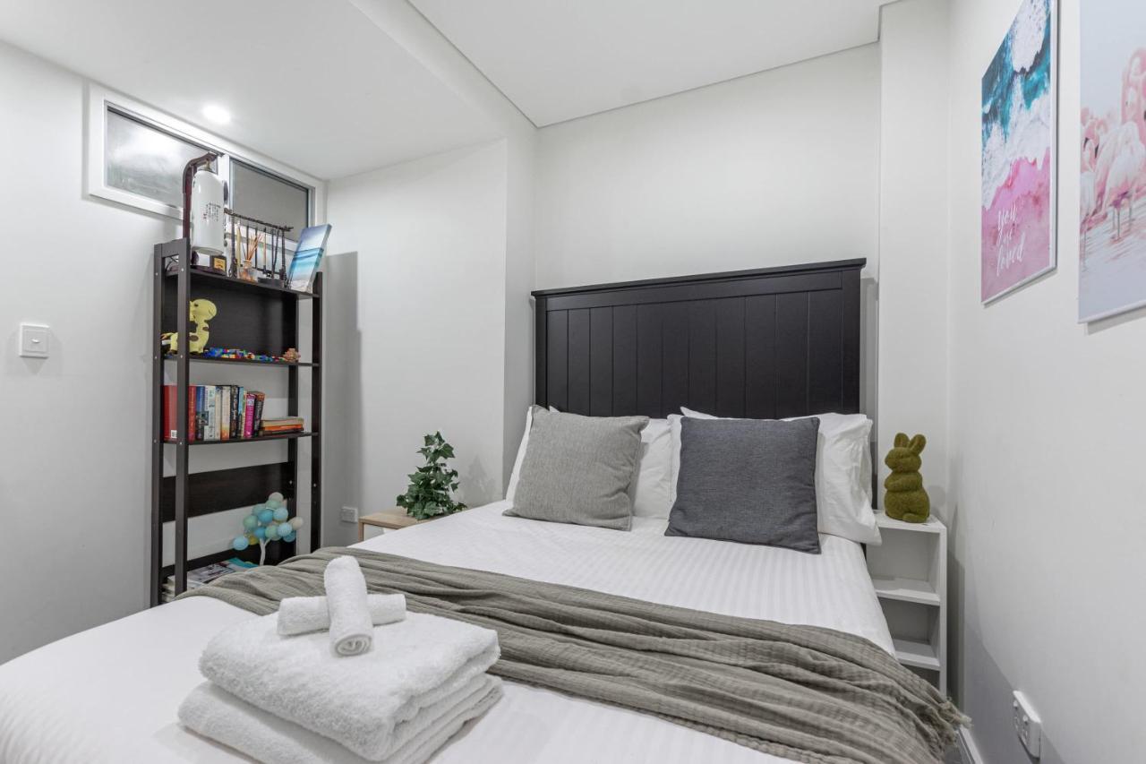 2 Bd With Large Courtyard Near The Star Casino * Sydney