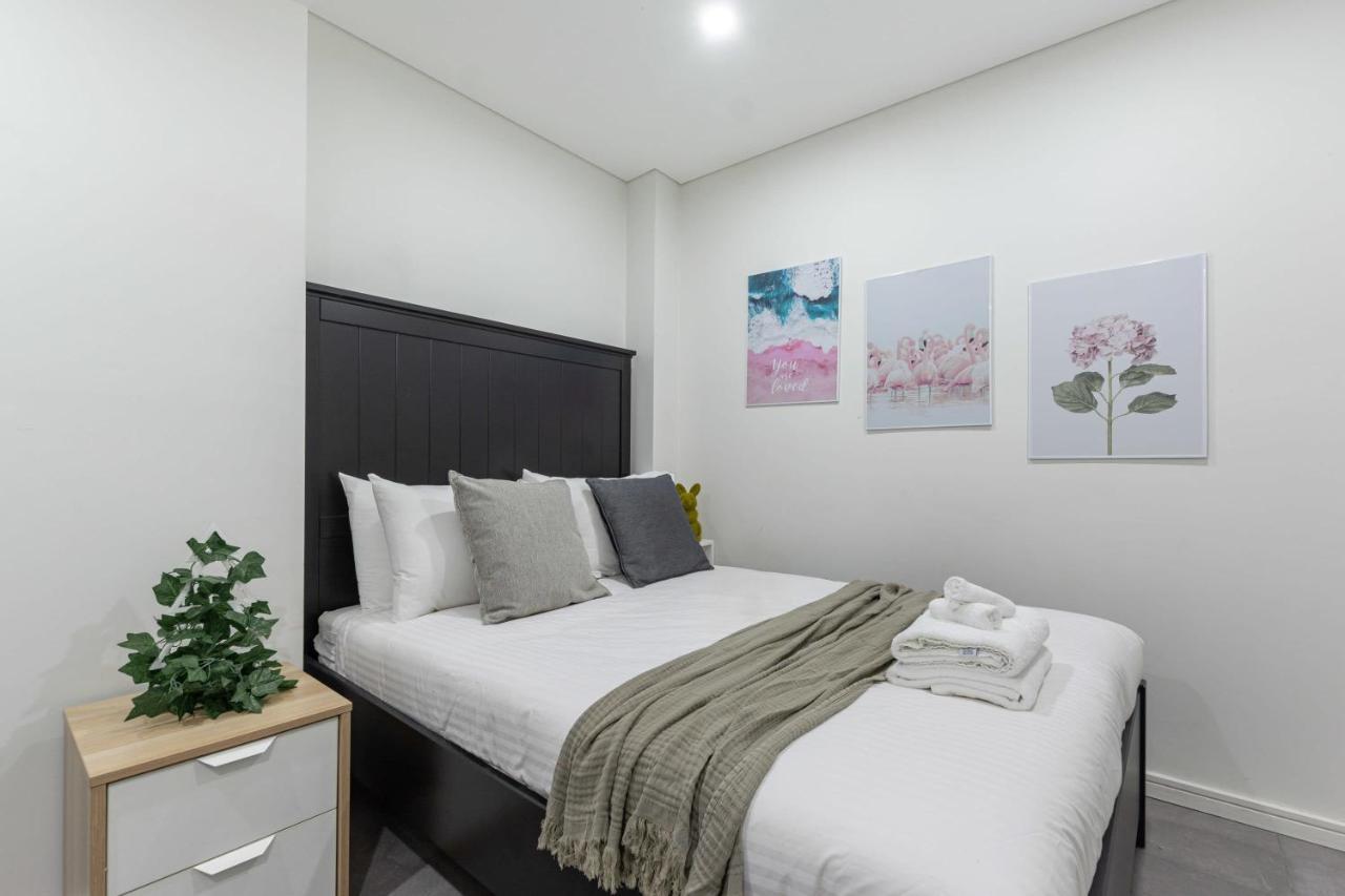 Apartment 2 Bd With Large Courtyard Near The Star Casino *
