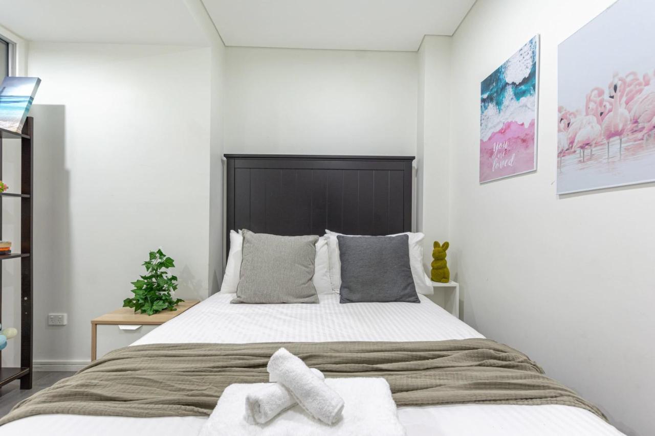 2 Bd With Large Courtyard Near The Star Casino