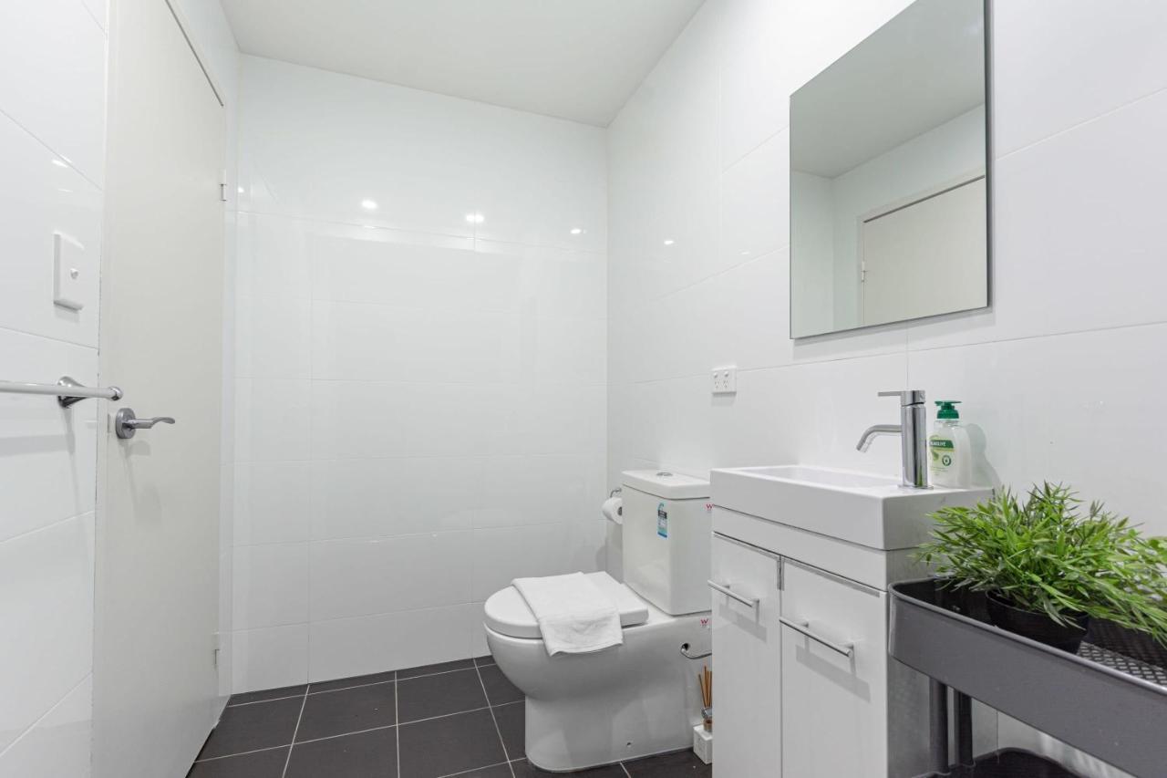 2 Bd With Large Courtyard Near The Star Casino Sydney
