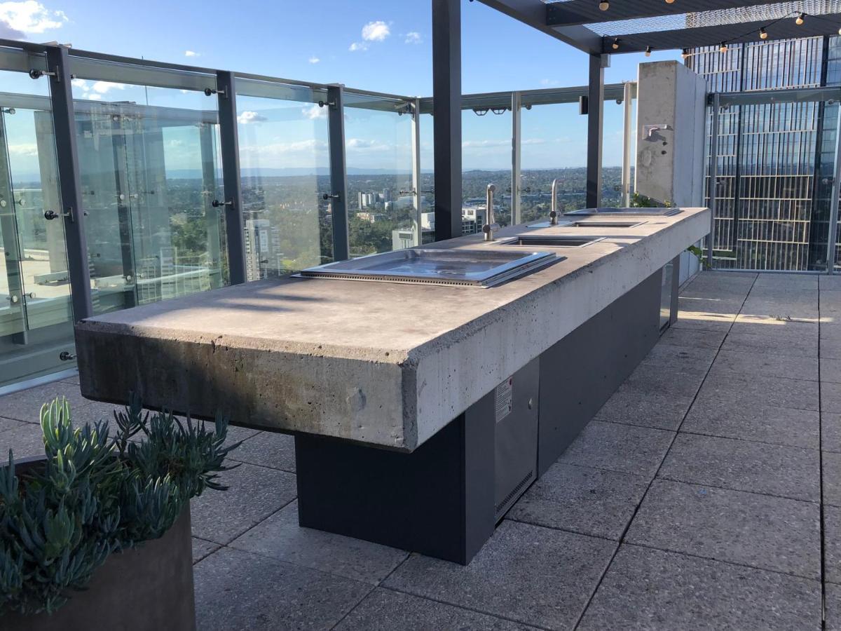The Occidental Pearl * Sydney
