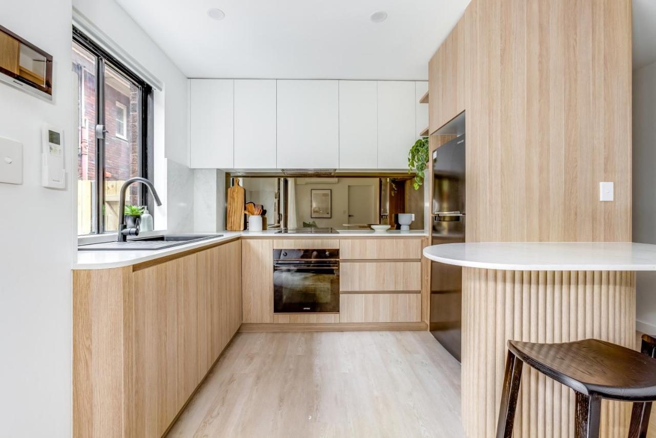 Kahlo Bondi - Luxury Escape - 1 Bedroom Furnished Apartment *