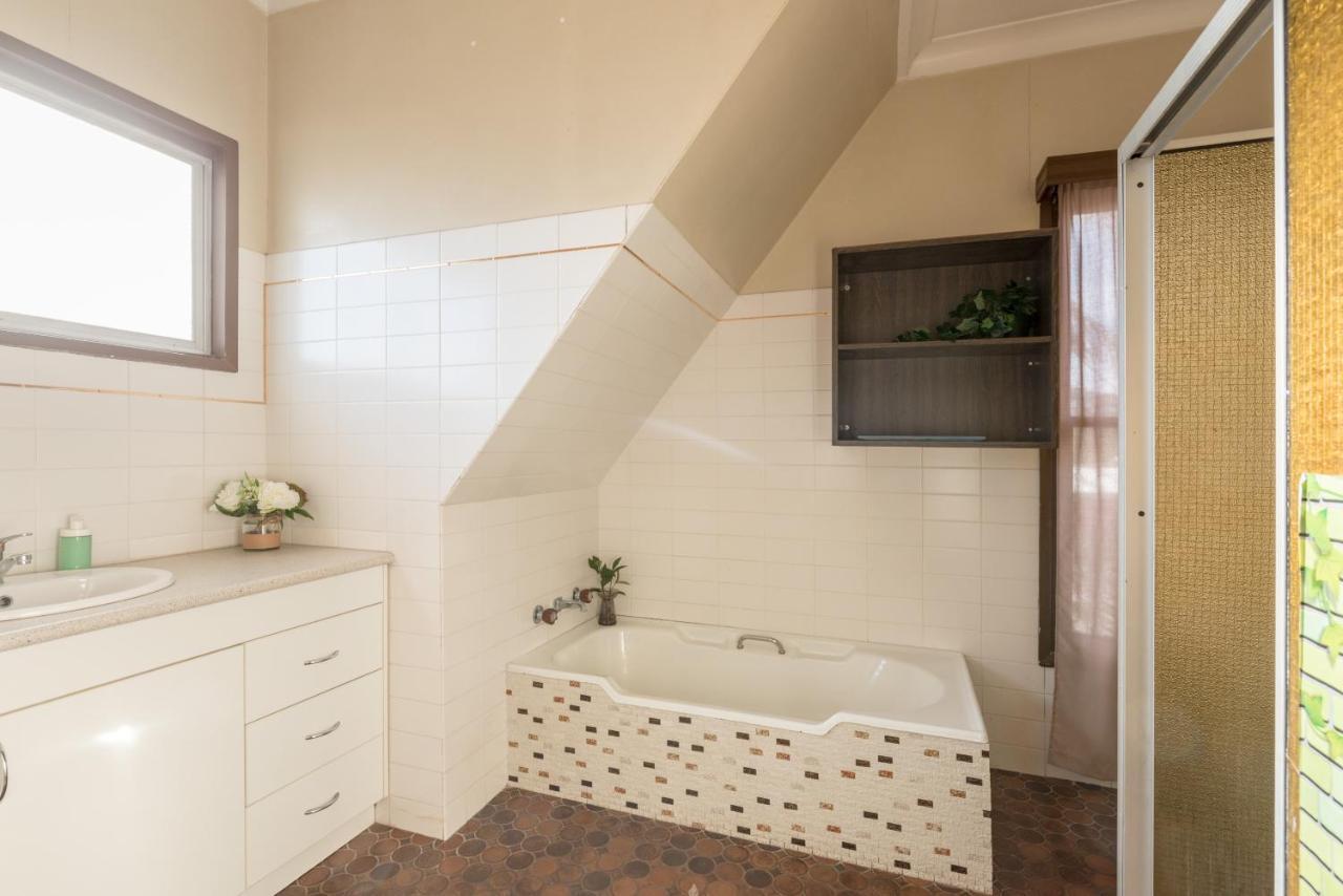 Rustic Private In Waterfront Beach Retreat 2 - Sharehouse *
