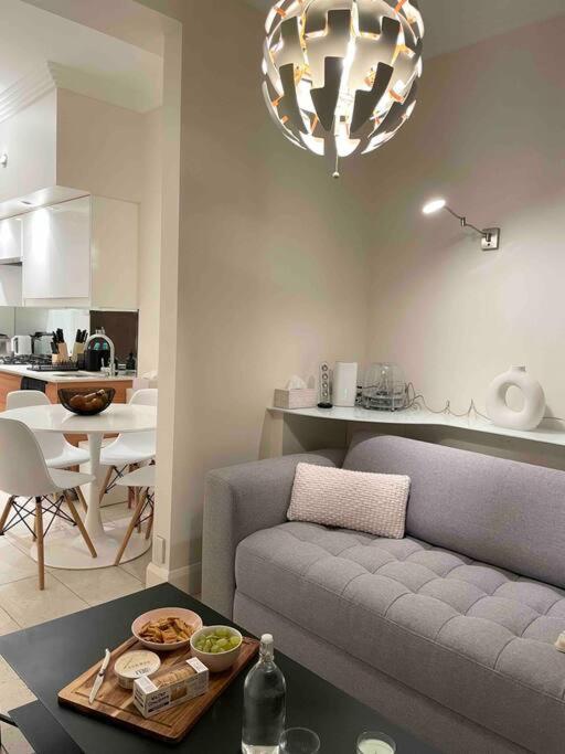 Stylish In The Heart Of Potts Point Apartment *