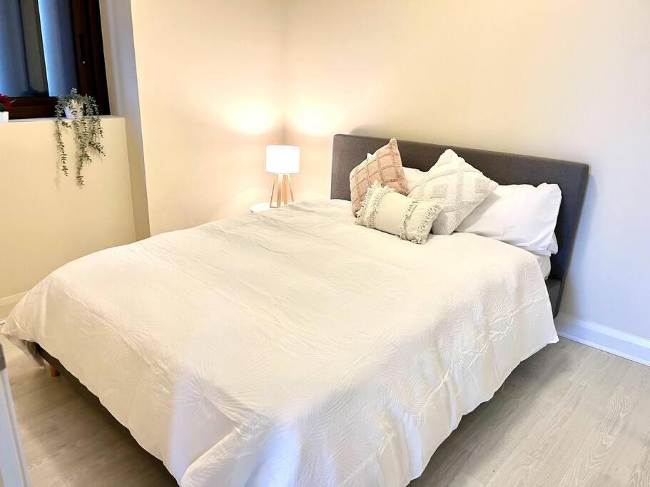 Amazing 2 Bed 2 Bed Bath Parking *