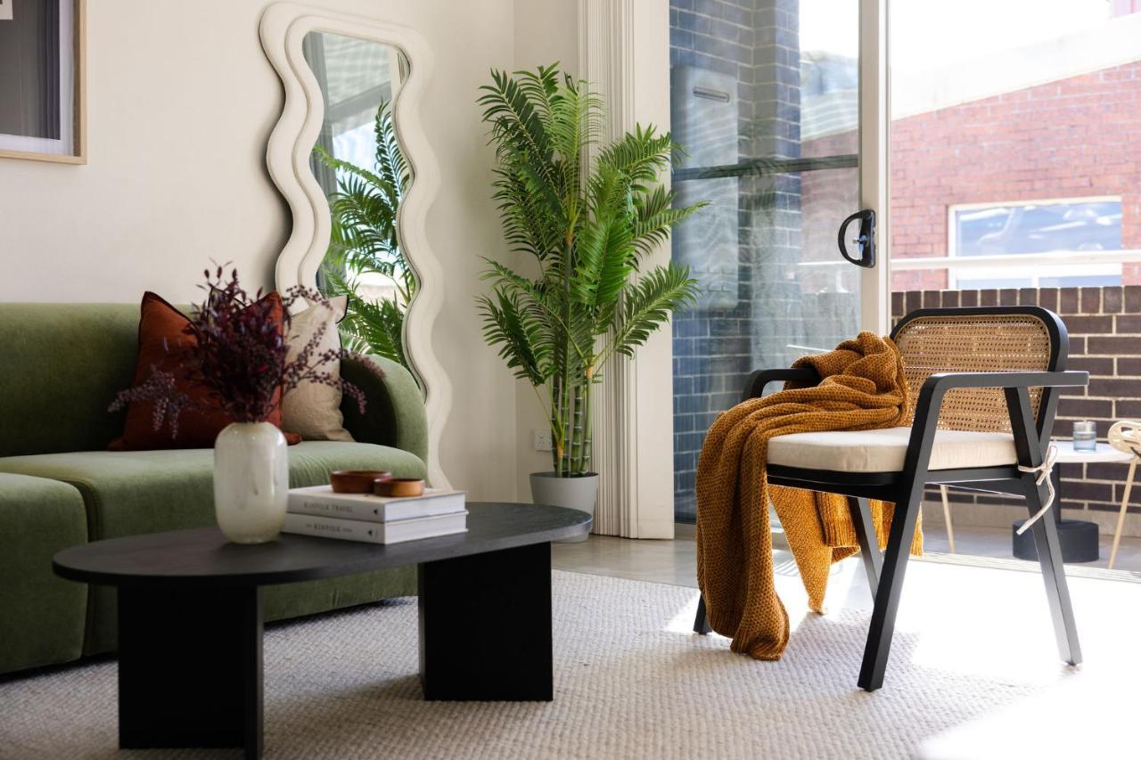 Kahlo Alexandria - Stylish 2 Bdrm Walk To Train Apartment *