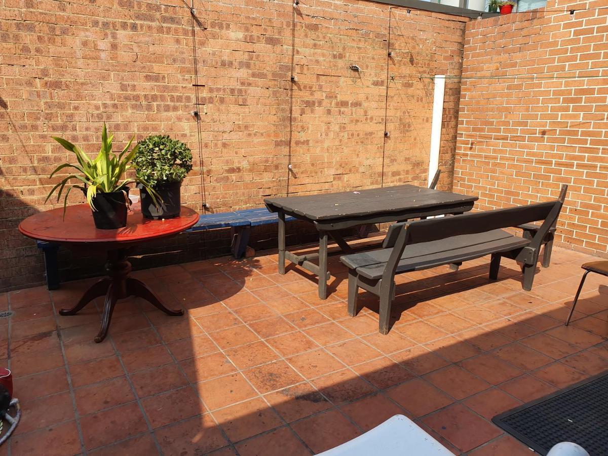 Rozelle Hostel *