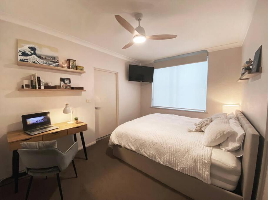 Beautiful 1 Bedroom Unit 1 Block From Coogee * Sydney