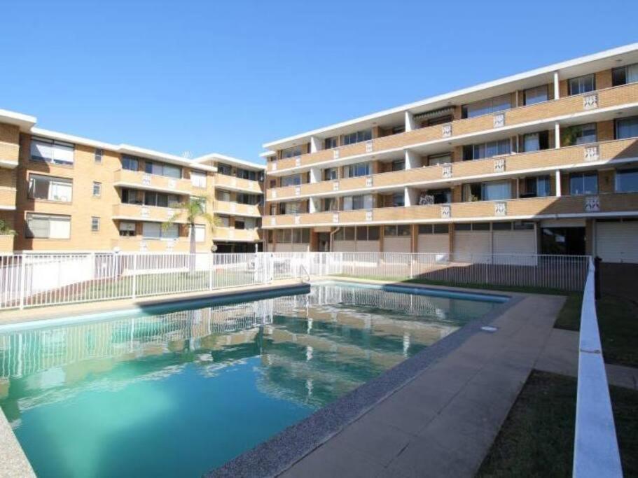 Beautiful 1 Bedroom Unit 1 Block From Coogee Apartment
