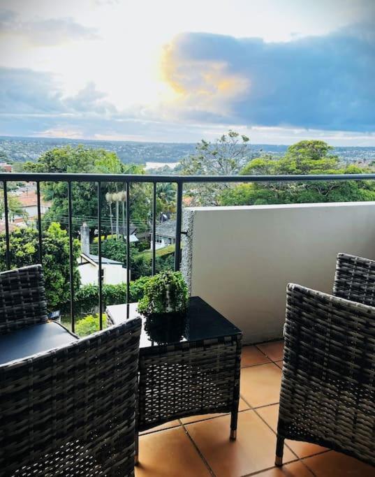 Mosman Views, 2bed, Parking, 15min Walk To Apartment