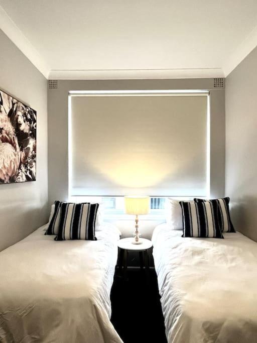 Mosman Views, 2bed, Parking, 15min Walk To Apartamento *