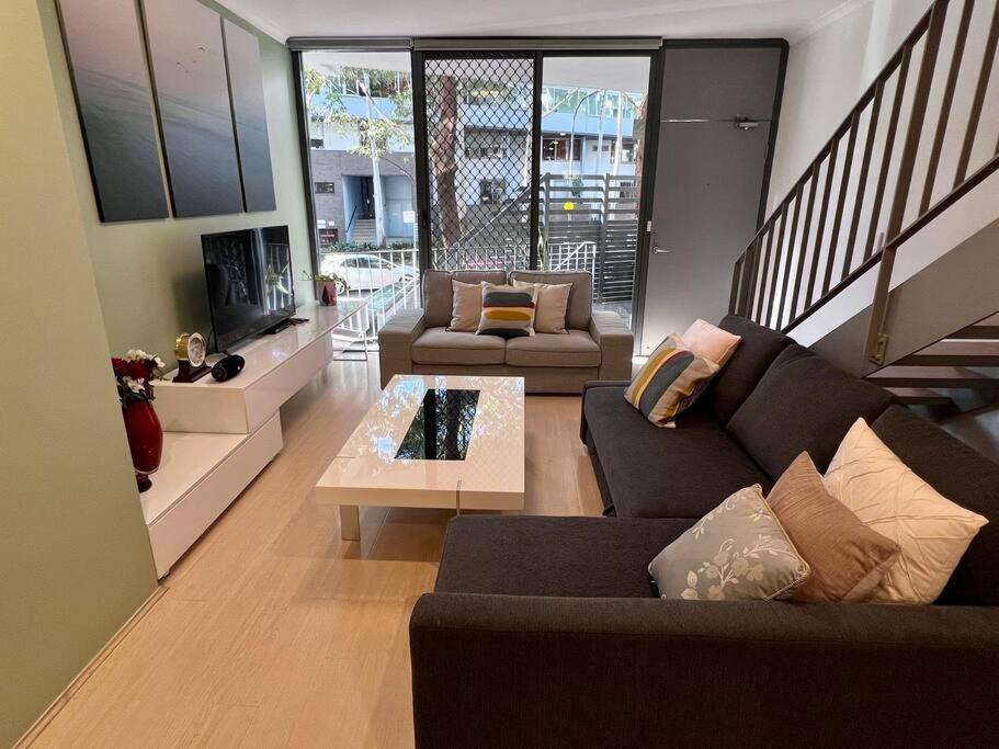Spacious Terraced Style In Zetland