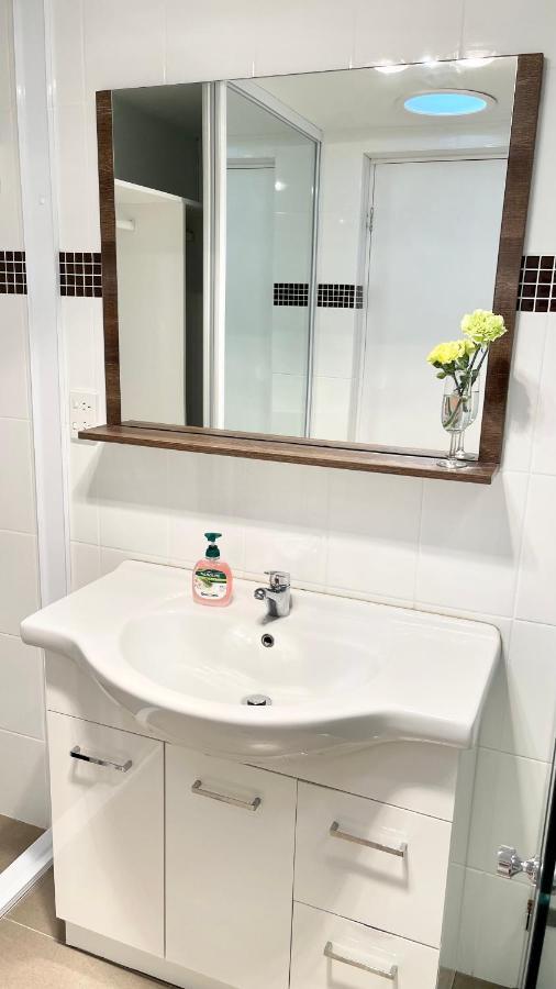 Private Bath Ensuite Eastwood/mq Uni Park Sydney