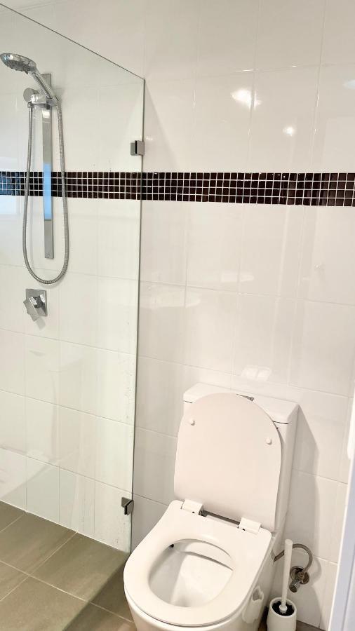Private Bath Ensuite Eastwood/mq Uni Park Homestay