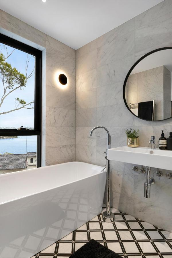 Luxury Waterside * Sydney