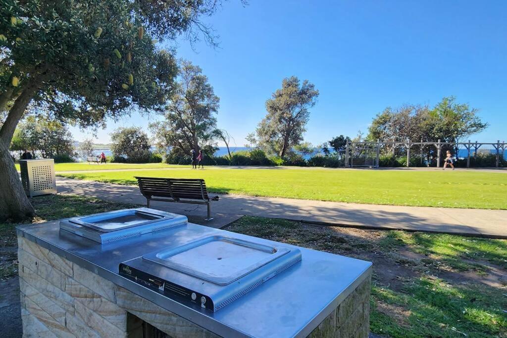 Watch The Sunrise Over Coogee 2 Bedrooms+garage Apartment