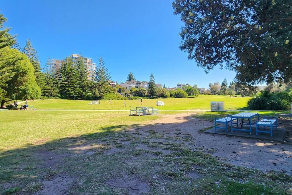 Apartment Watch The Sunrise Over Coogee 2 Bedrooms+garage *