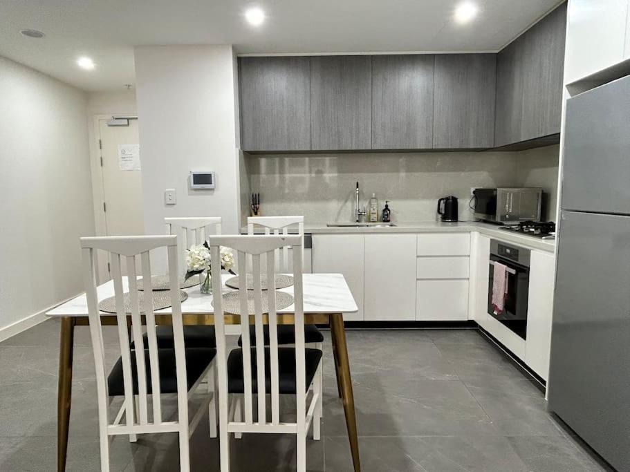 Cozy Olympic Park Next To Stadium 2b2b1p Apt Apartment *