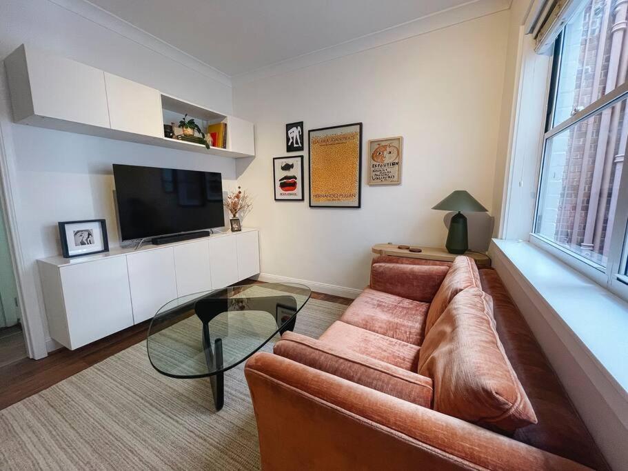 Roosevelt - Potts Point * Sydney