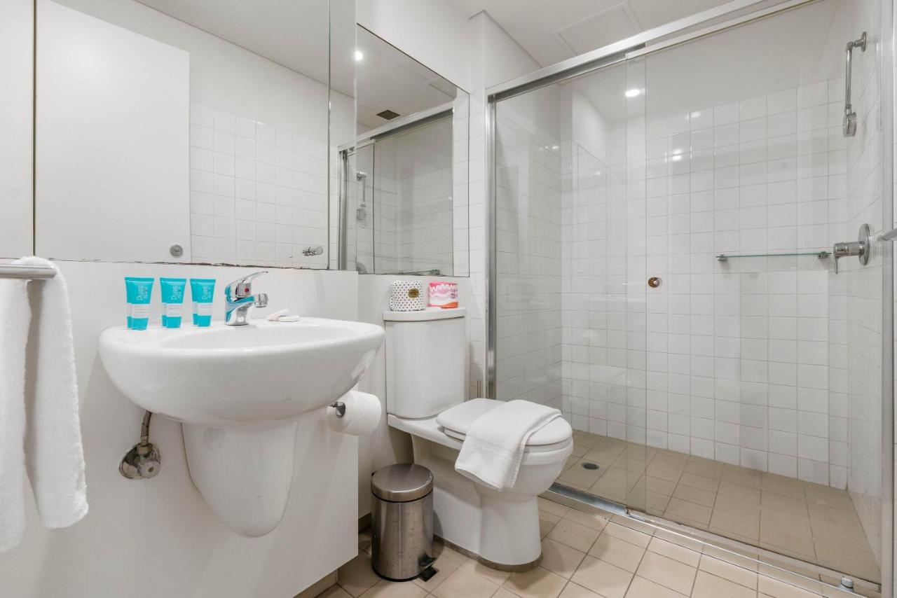 Floor With Balcony In Great Location Apartment *