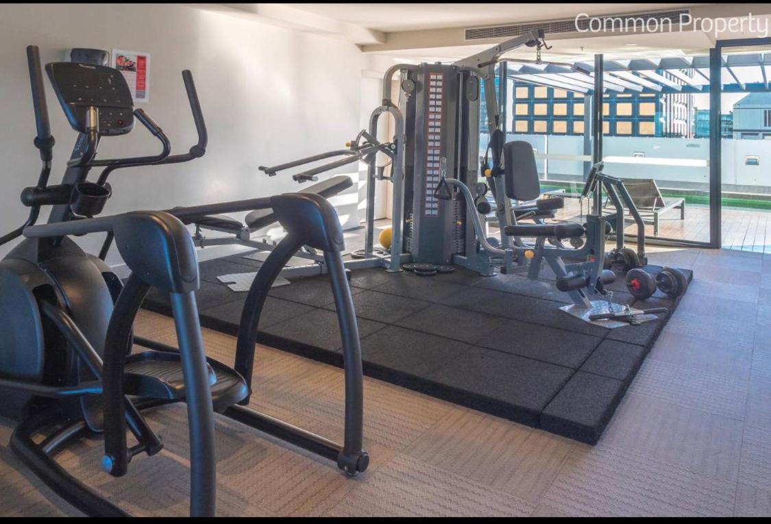 Apartamento Modern Spacious Pad With Rooftop Pool And Gym *