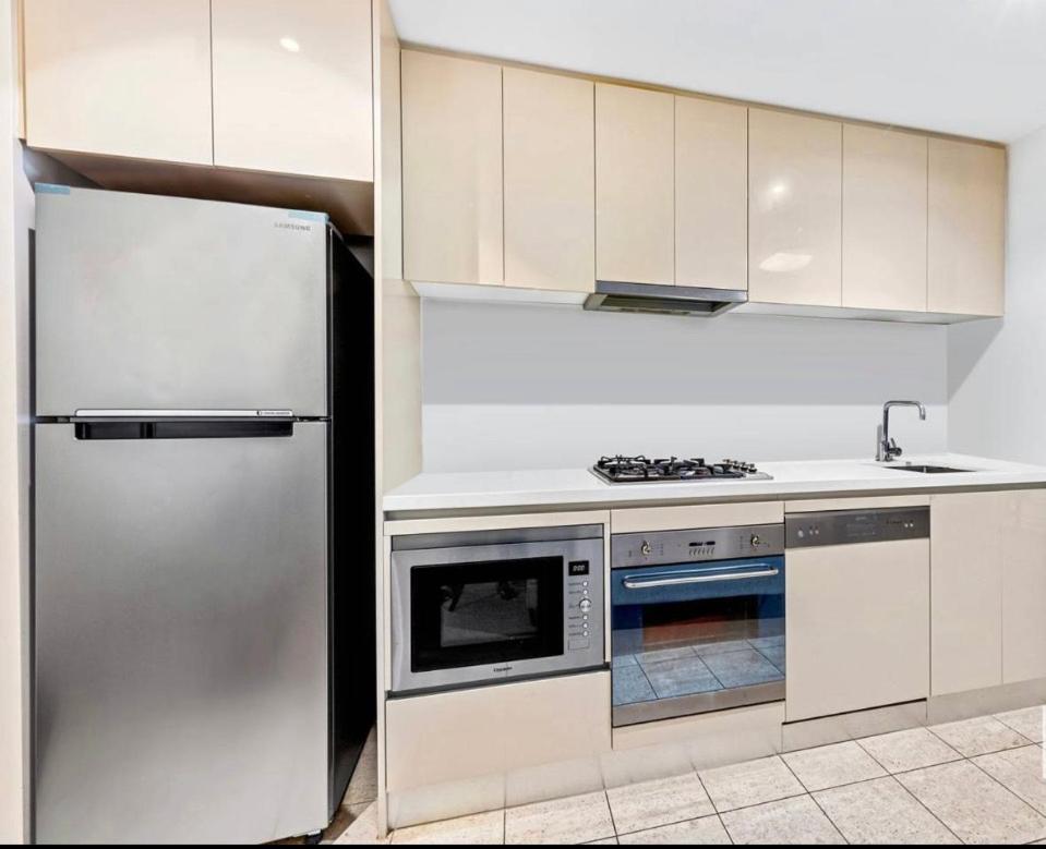 Top Ryde City Apartment