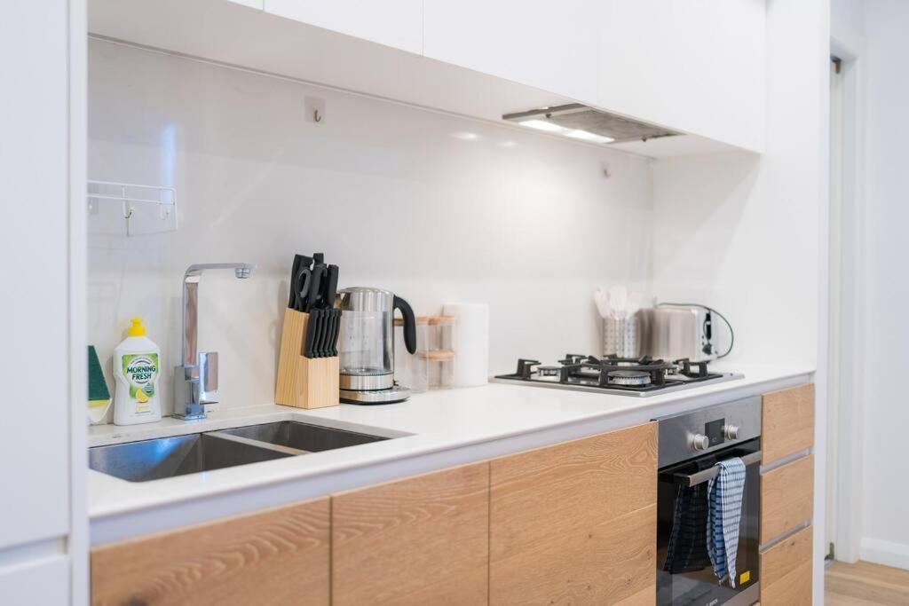 Blue Nest 2b2b Modern Apartment Sydney
