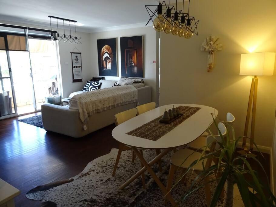 Apartment Sunny 2 Bed Restaurants At Door Pets O.k