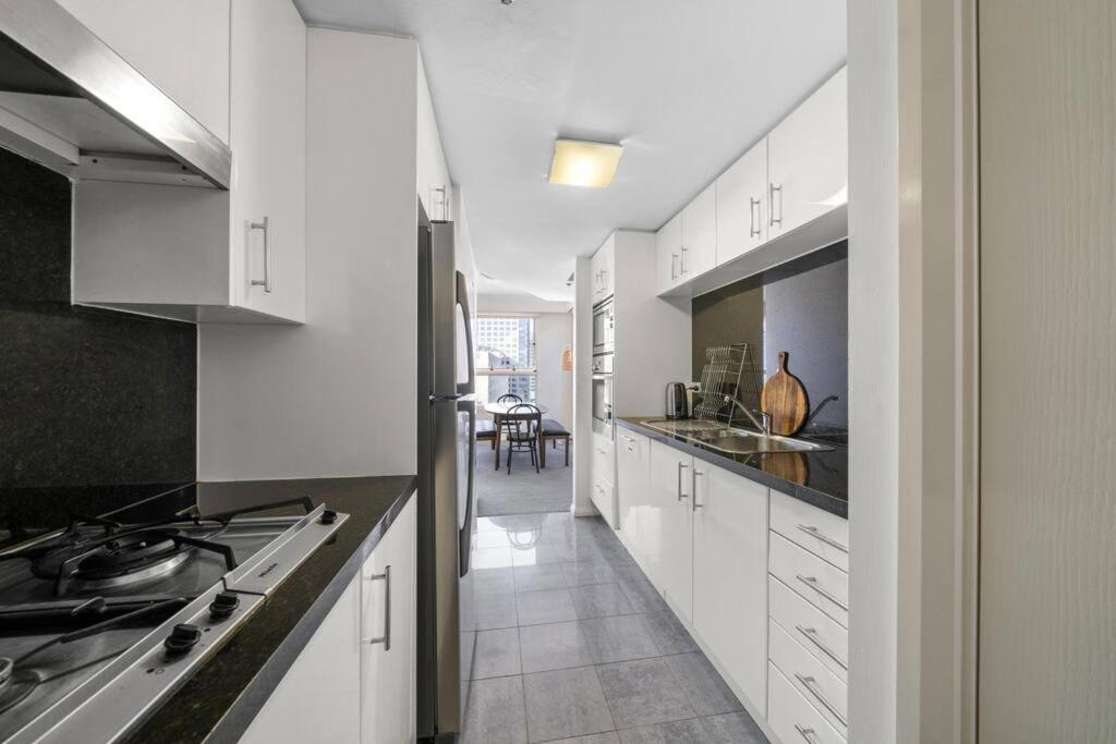 Glorious 3 Level Sub-penthouse * Sydney