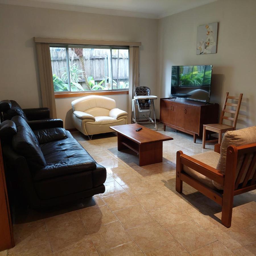 Apartment Quiet 4 Bedrooms House In Belmore Nsw *