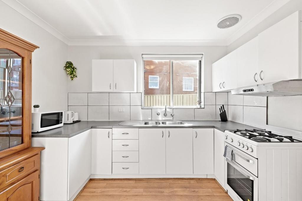 Premier Queen - Private - Prime Spot * Sydney